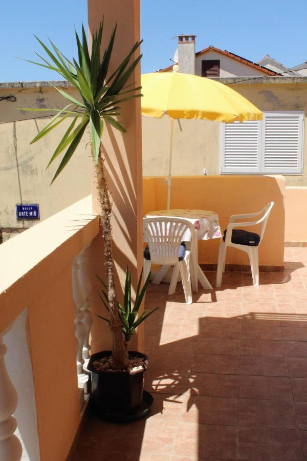 Apartman Tisno Exteriör bild